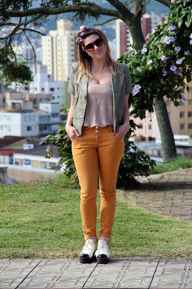 calca jeans mostarda