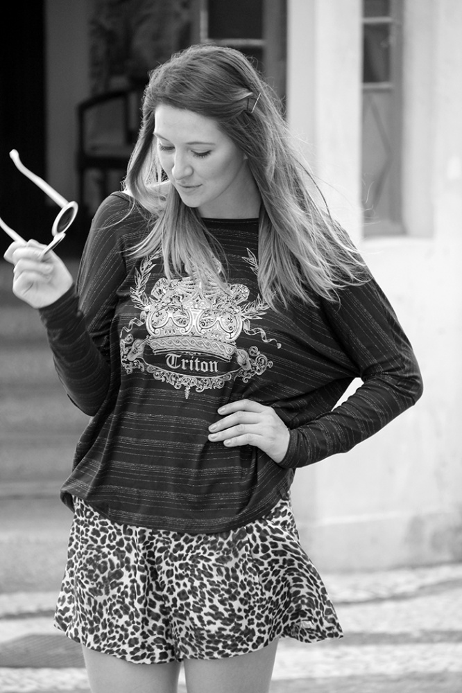 blusa triton_short de onca_danigarlet_oculos redondinho_danigarlet_passarela loja on line_ loja online confiavel_ cabelo liso